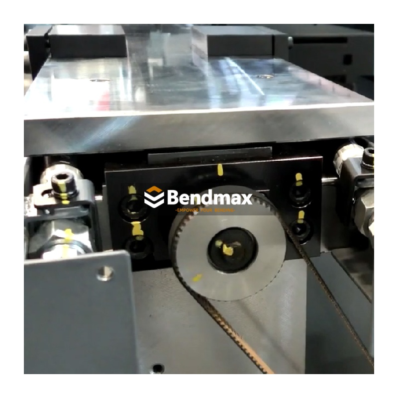 the CNC hydraulic crowning system on press brake bending
