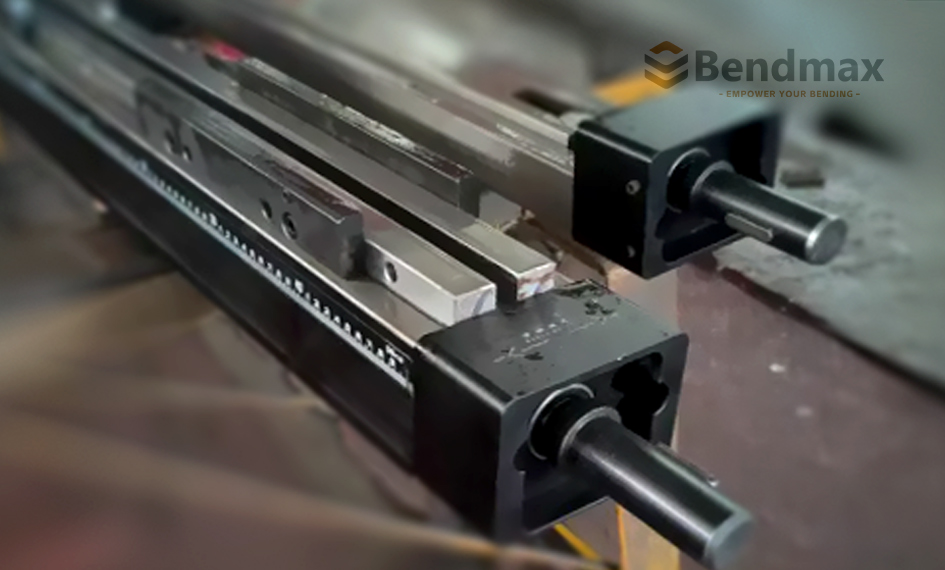 Angle Inconsistency in Long-Part Bending? Bendmax Manual Crowning System Solves Press Brake Deflection Accurately
