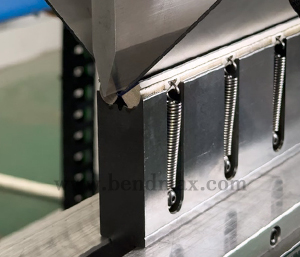 press&nbsp; brake No-Mark Dies