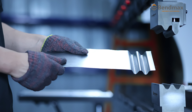 Custom Press Brake Tooling: When Standard Tools Are Not Enough