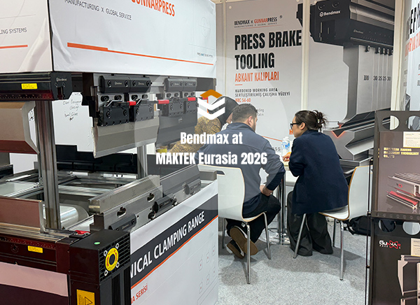Customers discussing press brake tooling solutions with the Bendmax team at MAKTEK Eurasia 2026